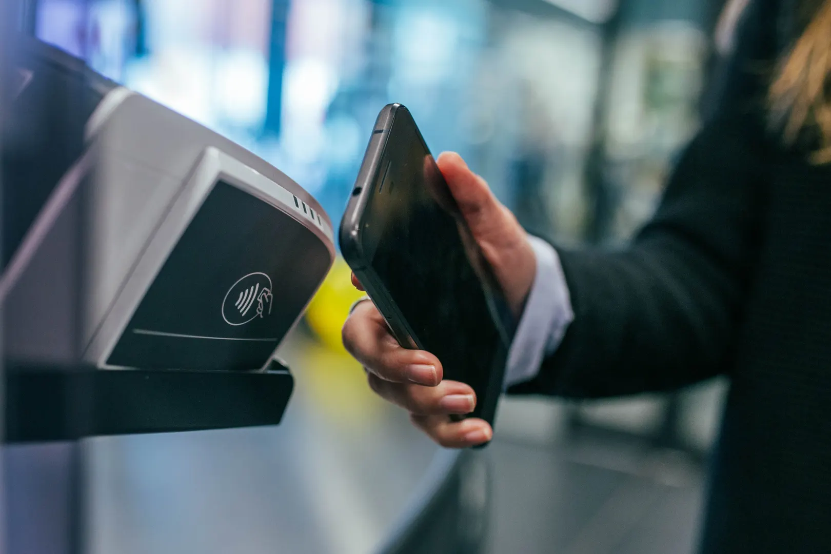 How to Set Up Contactless Payments For Business