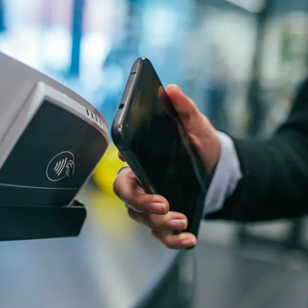 How to Set Up Contactless Payments For Business